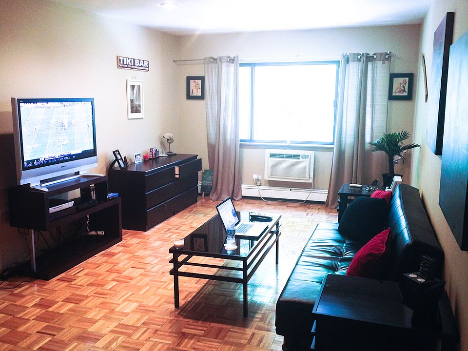 1st image of 3620 N Pine Grove Ave APT 512