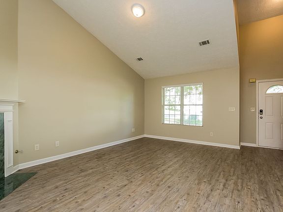 2nd image of 3049 Sentinel Cir