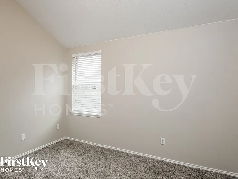 1829 Canvasback — Photo 13
