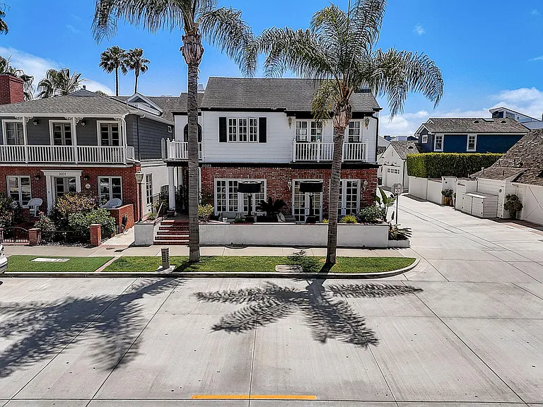 2025 E Balboa Blvd — Photo 10