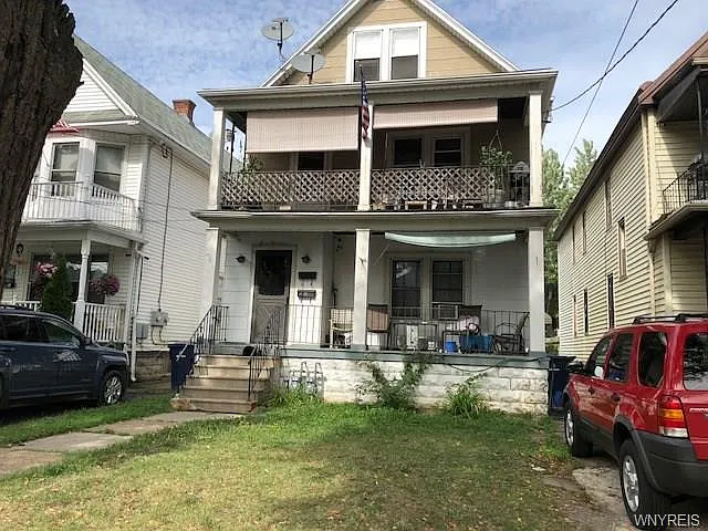 43 Ullman St photo 1