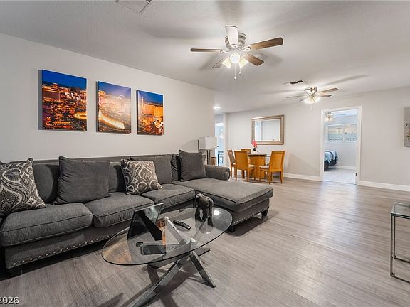5th image of 3992 Chinchilla Ave