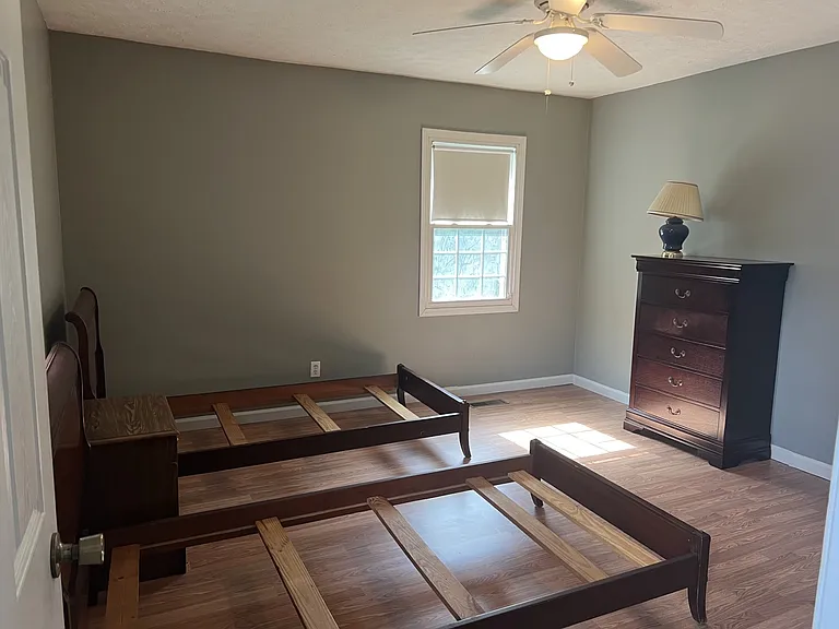 Upstairs bedroom 2