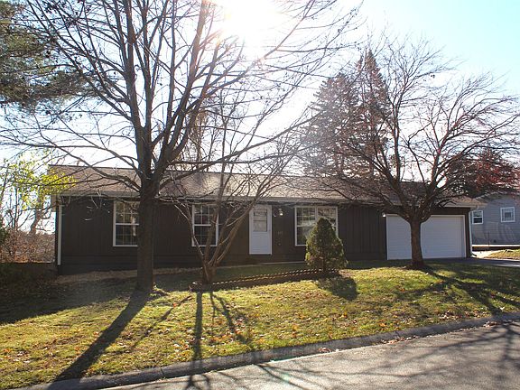 3rd image of 835 Navajo Dr