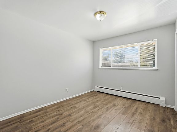 3rd image of 1725 Chester St Unit 4
