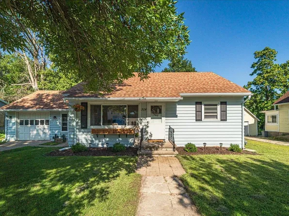 304 S 4th St, Le Sueur, MN 56058