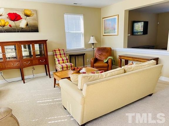 3rd image of 316 Hillview Dr