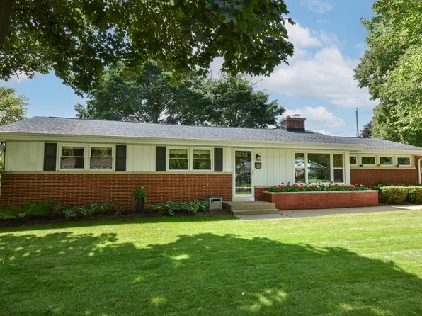 2141 West Fairlane AVENUE, Glendale, WI 53209