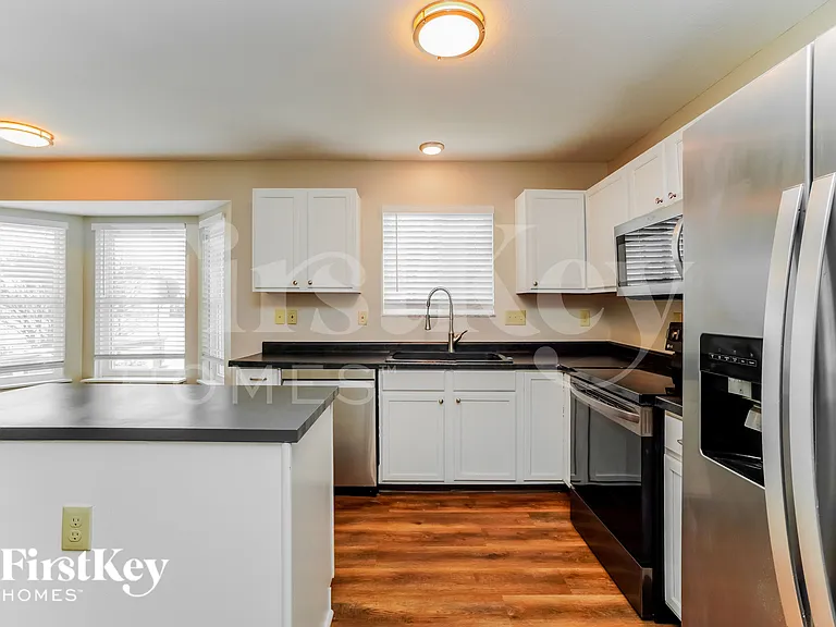 7809 Astra Cir — Photo 7