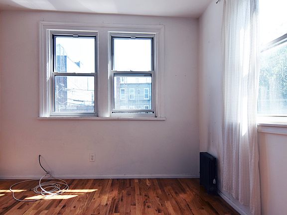 3rd image of 182 Green St #1