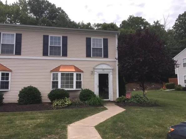 51 Patriot Cir, Mountain Top, PA 18707