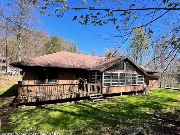 163 Greenview Court, Lake Ariel, PA 18436