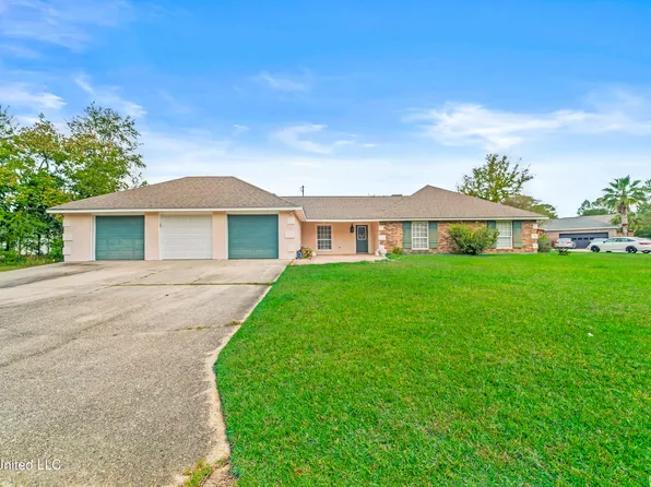 109 Fernwood Dr, Pass Christian, MS 39571