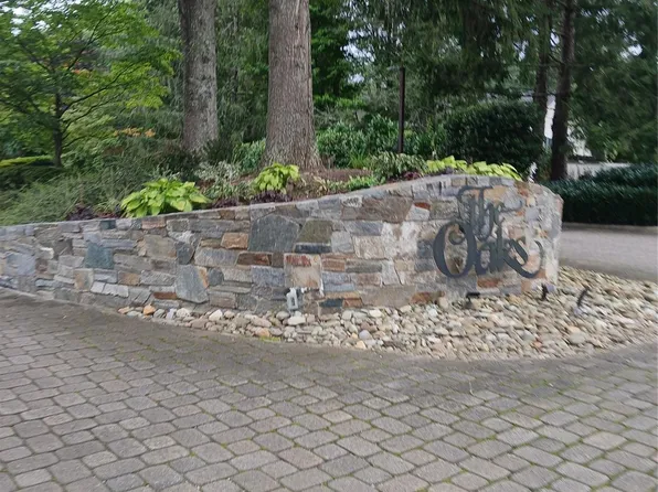 506 Spanish Oak Ln, Hendersonville, NC 28791