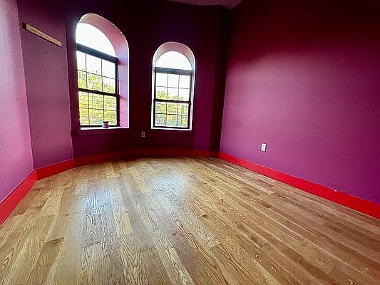 4th image of 279 Halsey St APT 2R