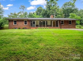 174 Christian Creek Rd, Swannanoa, NC 28778