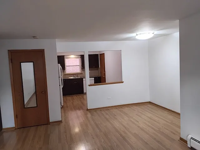 2 bed, 900 sqft, $1,650 — Photo 3