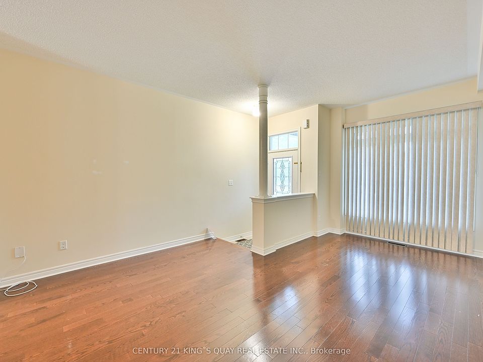 1st image of 10 Lundigan Dr