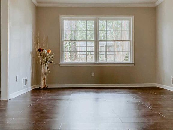 5th image of 7318 Fontana Dr
