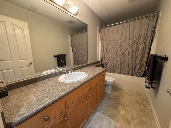 23835 105th Ave, Maple Ridge, BC V2W 1E1