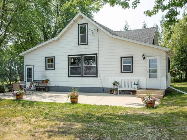 2478 110th St, Fredericksburg, IA 50630