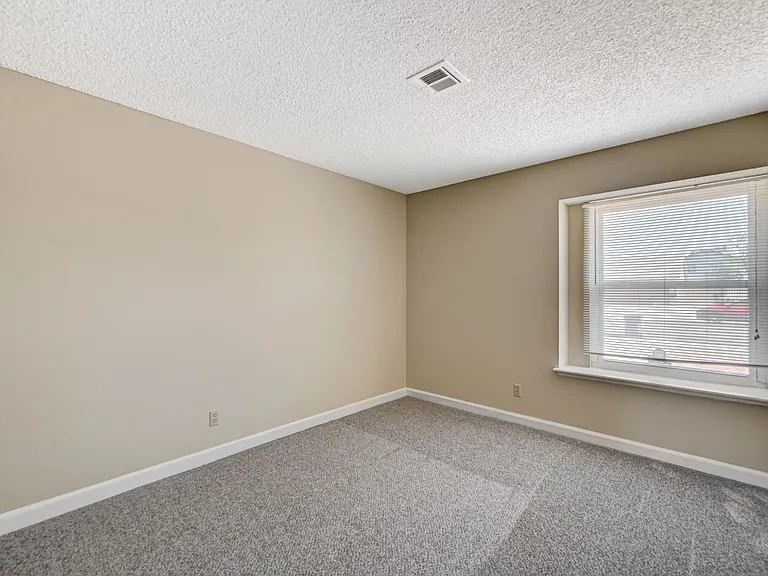 6813 Greydawn Dr — Photo 26