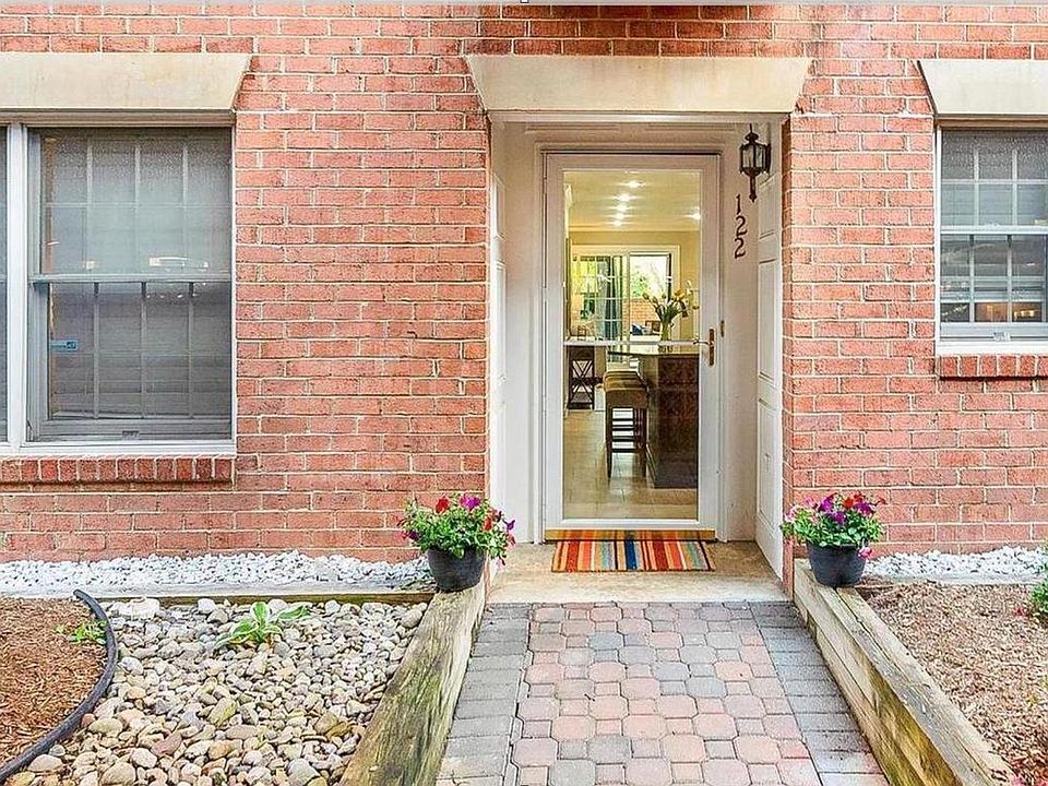 1st image of 6924 Fairfax Dr Unit 122