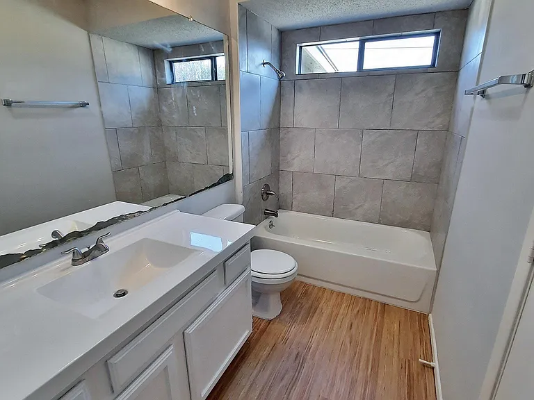 2646 Winslow Dr — Photo 13