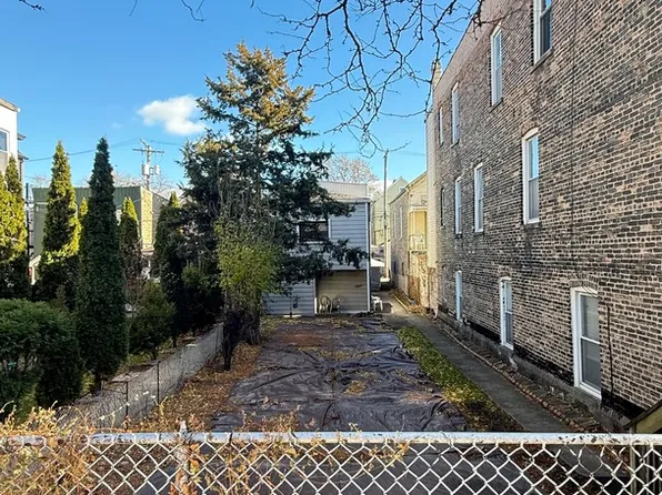 3535 S Damen Ave, Chicago, IL 60609