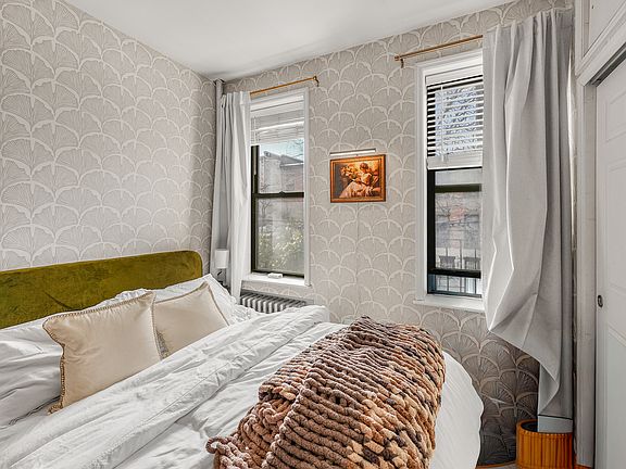 4th image of 462 6th St APT 2B