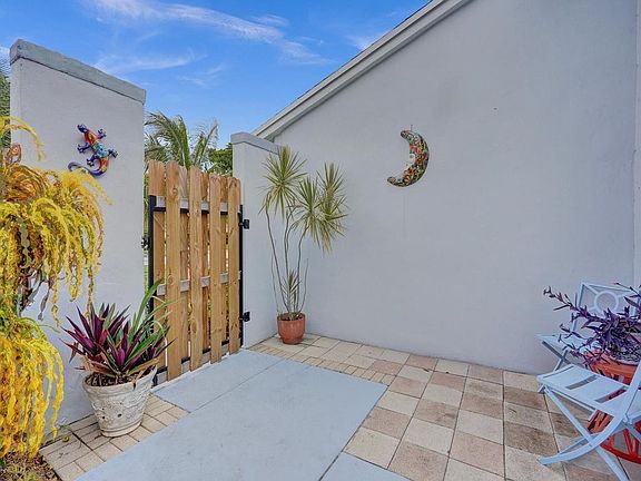 4th image of 9380 NW 39th Court