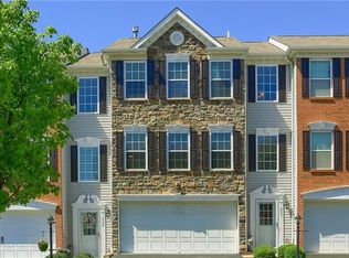 223 Grace Manor Dr, Coraopolis, PA 15108