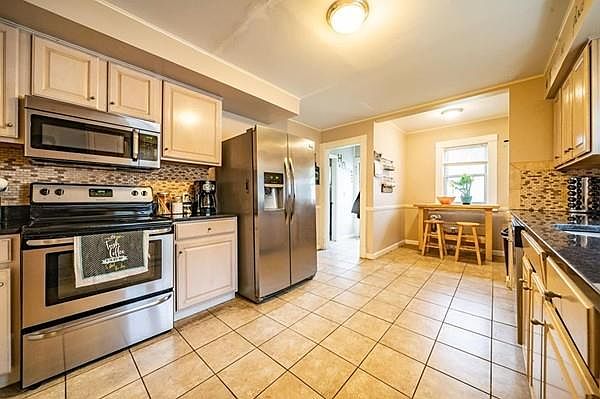 1st image of 63 Eleanor Rd