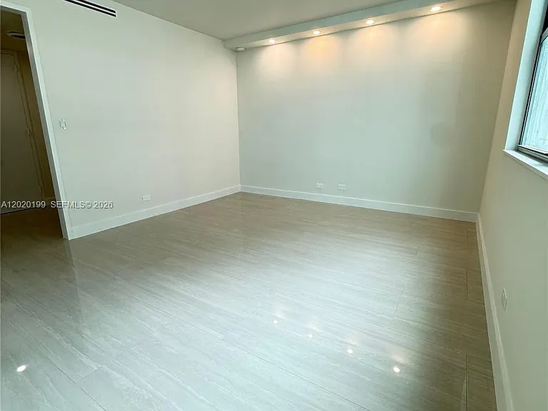 5055 Collins Ave #6F — Photo 6