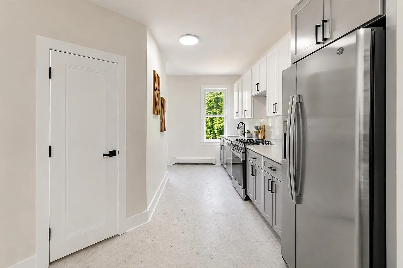 2 bed, 1.0 bath, $2,350 — Photo 2