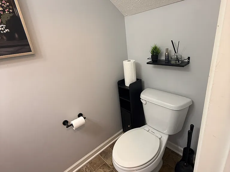 1567 Sprucedale Dr — Photo 16