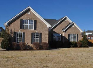 4041 Oak Pointe Dr, Pleasant View, TN 37146