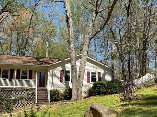 11 Hickory Ln, Stafford, VA 22556