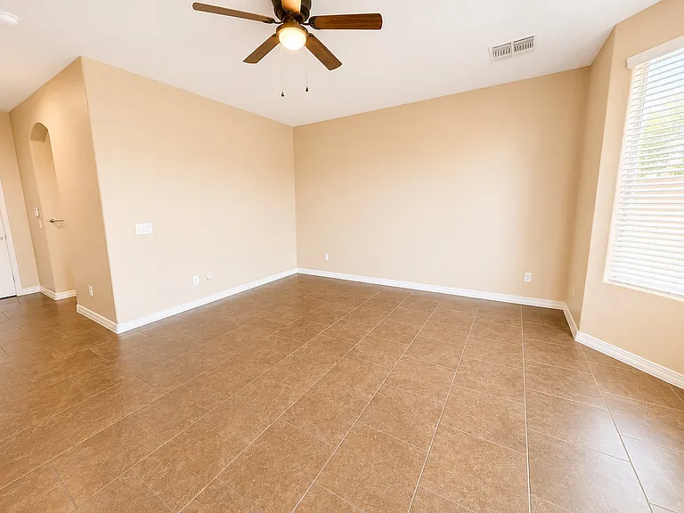 8206 S 22nd Ln — Photo 11