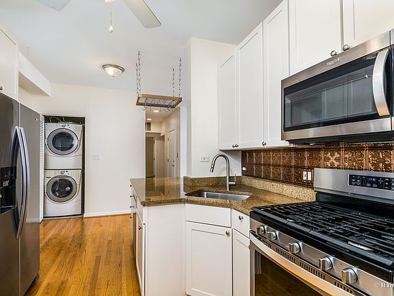 3rd image of 4941 N St Louis Ave APT 3