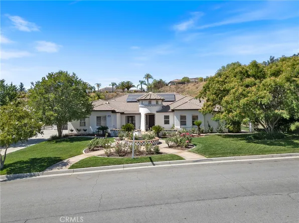 720 Creekside Dr, Redlands, CA 92373