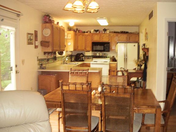 4th image of 2746 Kearney Ln