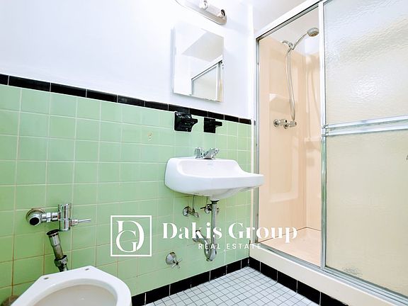 5th image of 31-23 47th St #Dg3