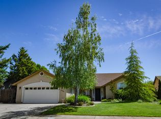 2832 Blue Bell Dr, Redding, CA 96001