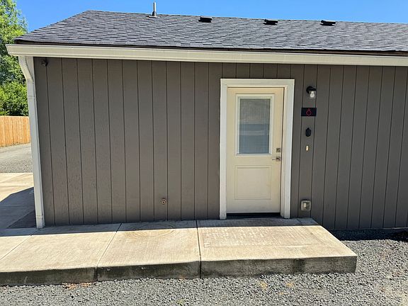 2nd image of 555 N River Rd #8