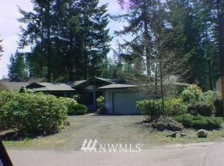 550 Country Club Dr E, Union, WA