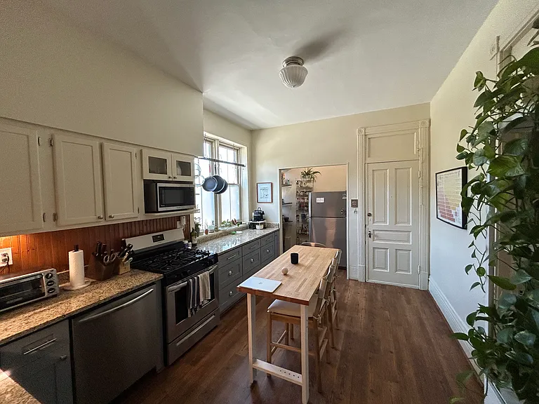 2120 N Sheffield Ave #3F — Photo 6