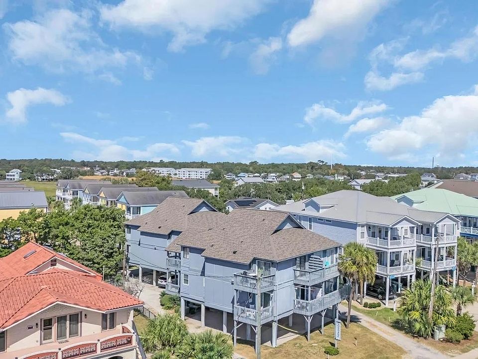 1st image of 815 N Waccamaw Dr. #8