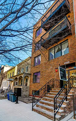 Rented by The Agency | media 20