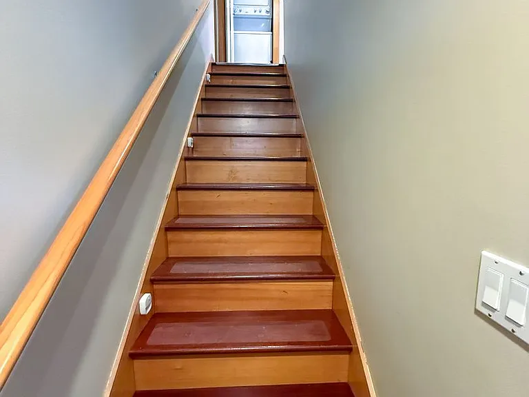 2325 Franklin Ave E #A — Photo 8